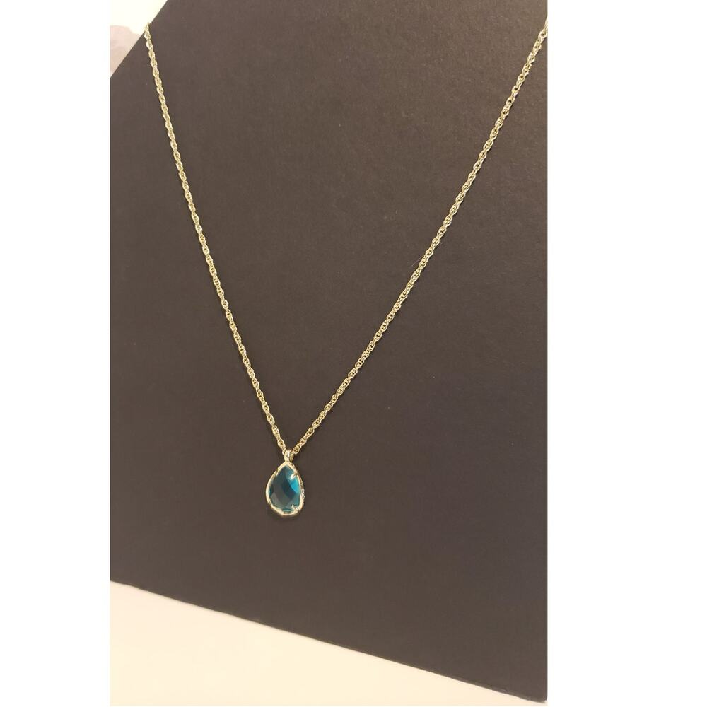 Kendra Scott Kiri Necklace in London Blue Glass with Gold Hardware